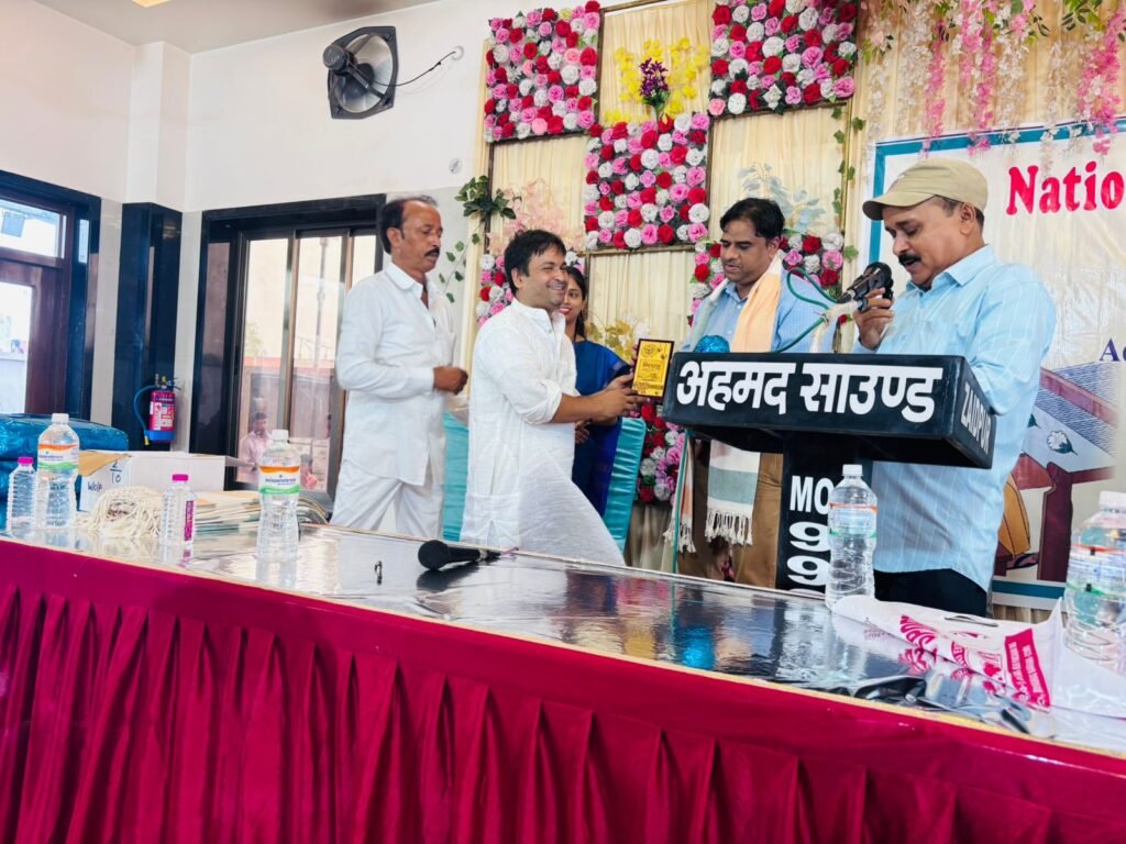 National Handloom Day Celebrated in Jaidpur, Barabanki: Government Schemes Highlighted for Weavers 13 WhatsApp Image 2025 08 08 at 09.34.14 2068dfab