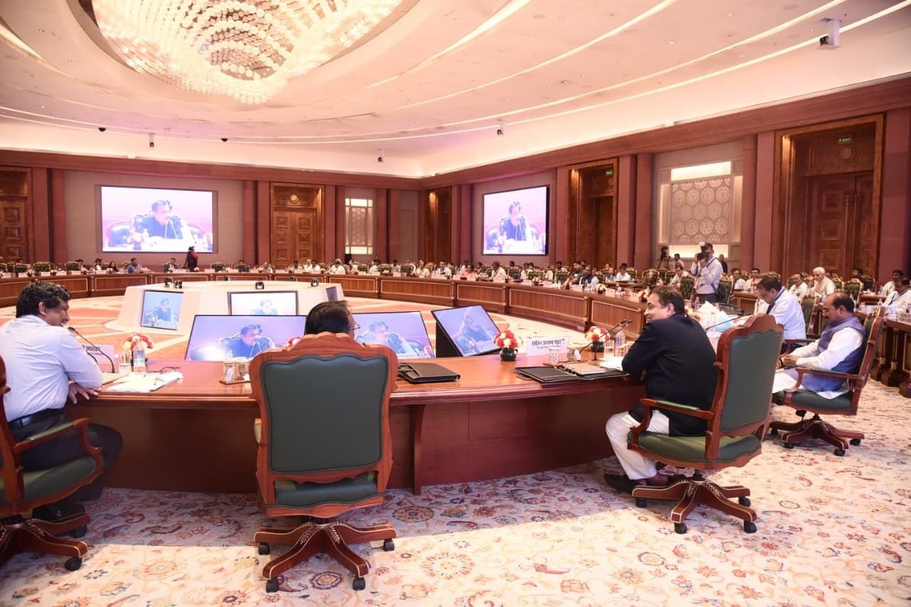 Mr. Nitin Gadkari Corporate Leadership in Road Safety