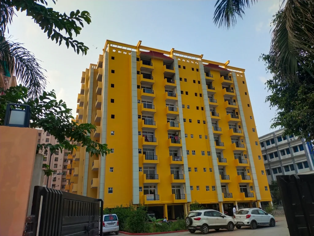 Lucknow Real Estate: Sukriti Group’s Strong Identity in Affordable Housing & Premium Farmhouses 4 Sukriti Sai Yash Residency ready to move flats on Faizabad Road Lucknow by Sukriti Group real estate builder